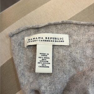Banana Republic Light Gray Cashmere Blend Knit
